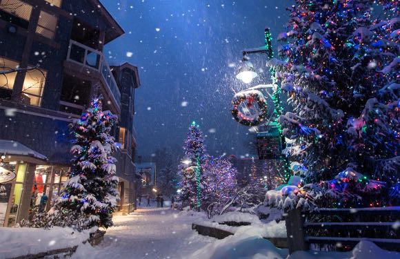 Featured image for post: Celebrate the Holidays in Colorado With Noel Night @ The Rochester Hotel This Year With a Magical Night Walk: Reserve Your Tickets Now!